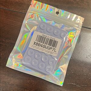 Silicone suction phone case mount